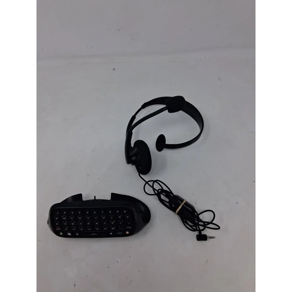 Microsoft Xbox 360 Chatpad Keyboard and Wired Headset Bundle Black X852479-001